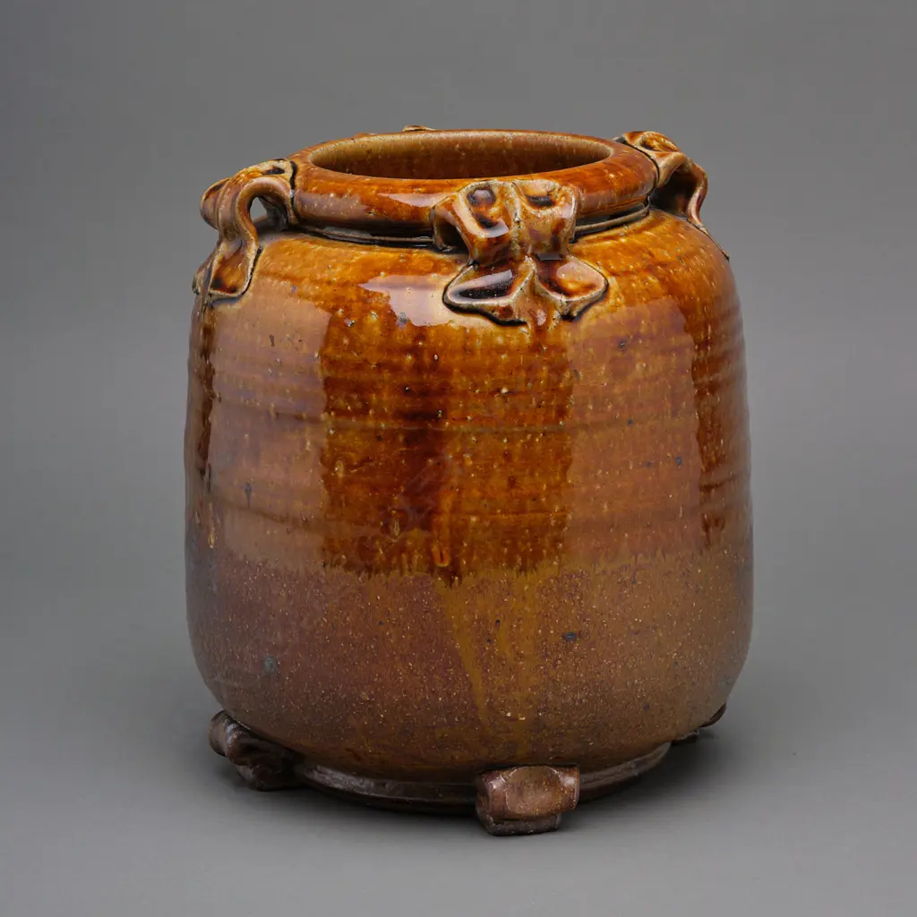 A Peter Alger stoneware vase, Image 1++